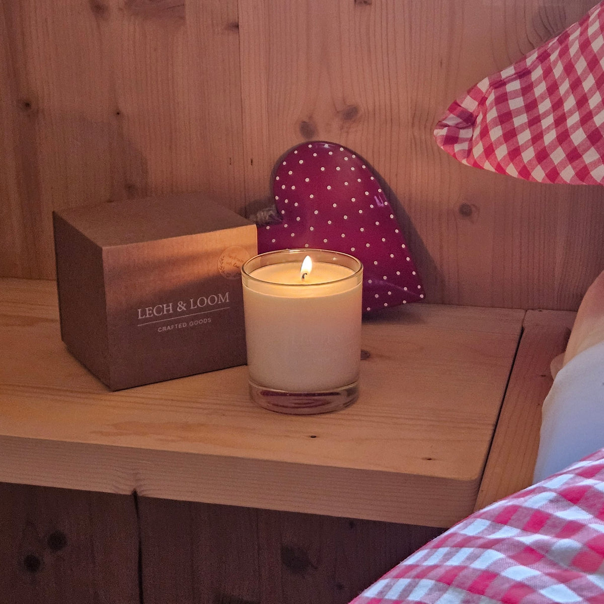 LECH & LOOM Duftkerze Frühlingsfrische – handgegossene Sojawachskerze