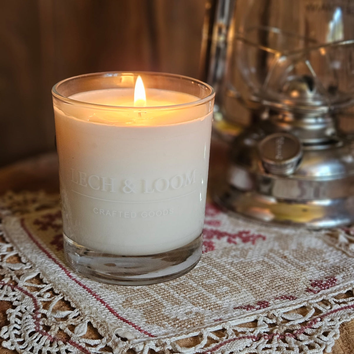 LECH & LOOM Duftkerze Bergluft – handgegossene Sojawachskerze